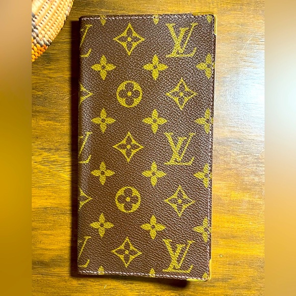 Louis Vuitton checkbook holder - Picture 9 of 15